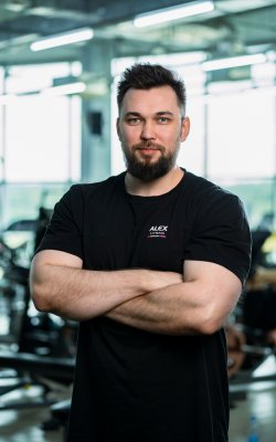 Инструктор тренажерного зала Мельчаков Сергей