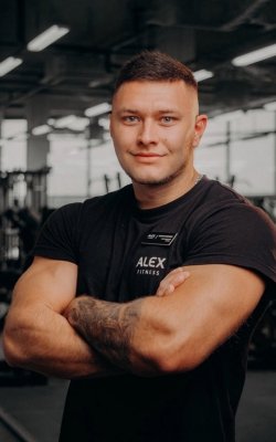 Инструктор тренажерного зала Александр Сабурин