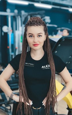 Инструктор тренажерного зала Дарья Банщикова 